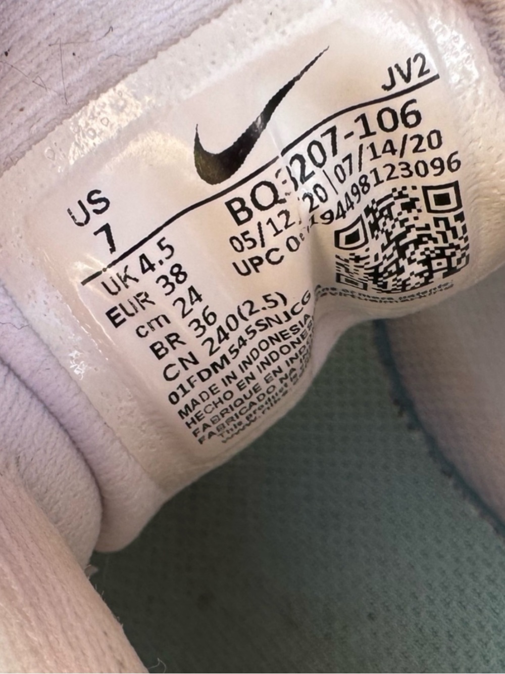 7 Nike Revolution 5.0 Women’s running white and teal. - Picture 7 of 7